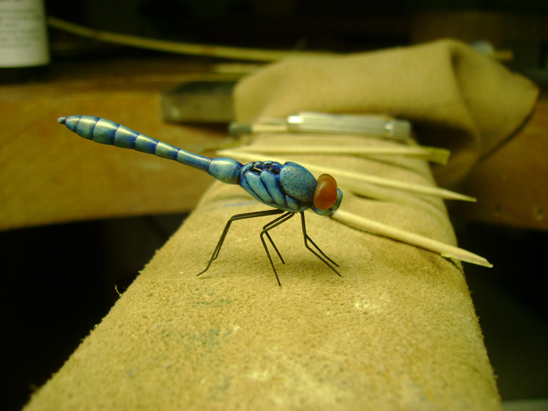 Catch me if you can, Libelle, Dragonfly, Ivory, Buffalo Horn, tools, work in process,&nbsp; jpeg, jpg, scuplture, Schnitzerei, Carving, okimono