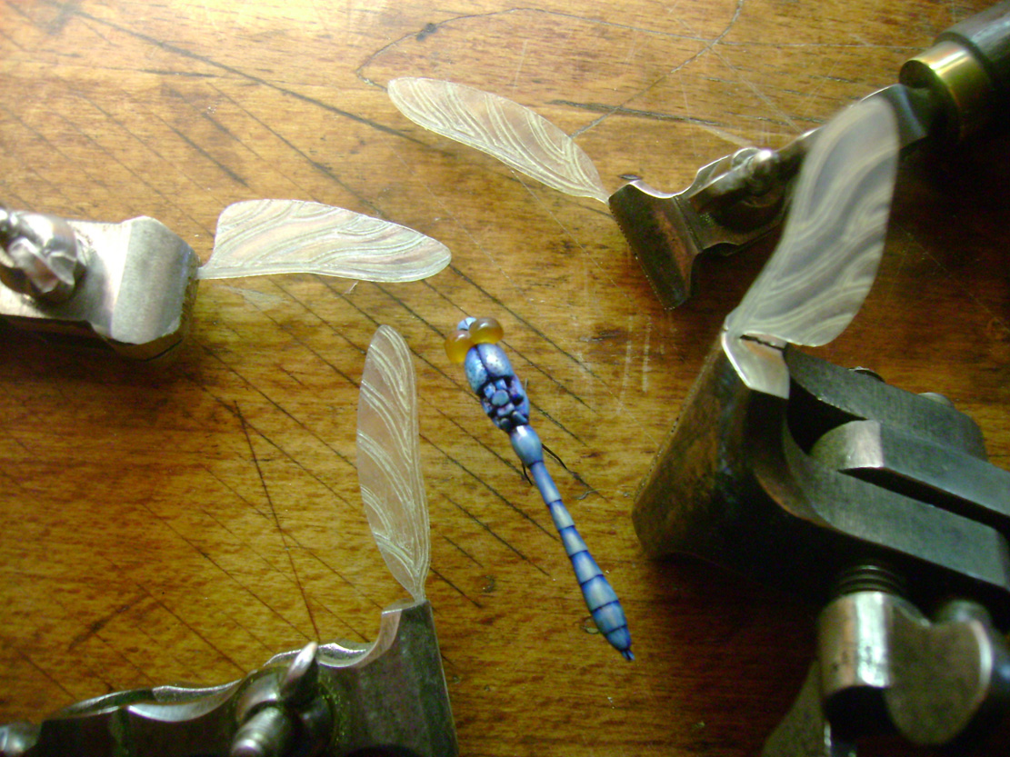 Catch me if you can, Libelle, Dragonfly, Ivory, Buffalo Horn, tools, work in process,&nbsp; jpeg, jpg, scuplture, Schnitzerei, Carving, okimono