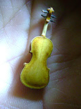 Violin-embryo, Geige, Cellowirbel, Cello tuning peg, smallest violin, Cornel, Schneider, Boxwood, Buchsbaum,  jpeg, jpg, scuplture, Schnitzerei,