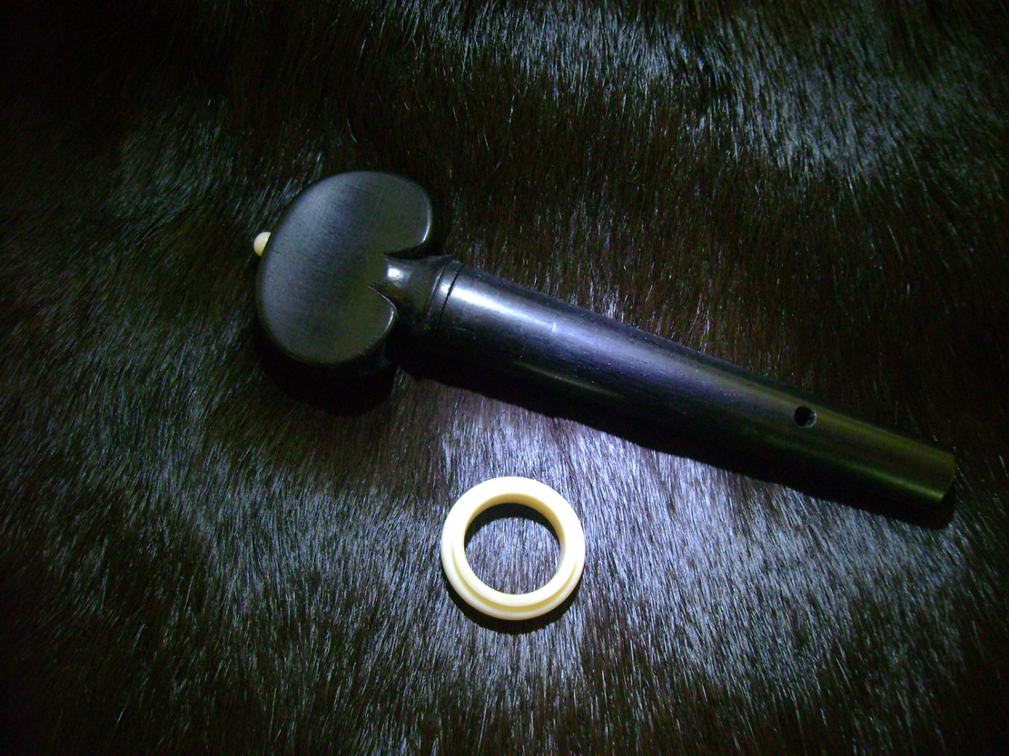 Violin-embryo, Geige, Cellowirbel, Cello tuning peg, smallest violin, Cornel, Schneider, Boxwood, Buchsbaum,&nbsp; jpeg, jpg, scuplture, Schnitzerei,