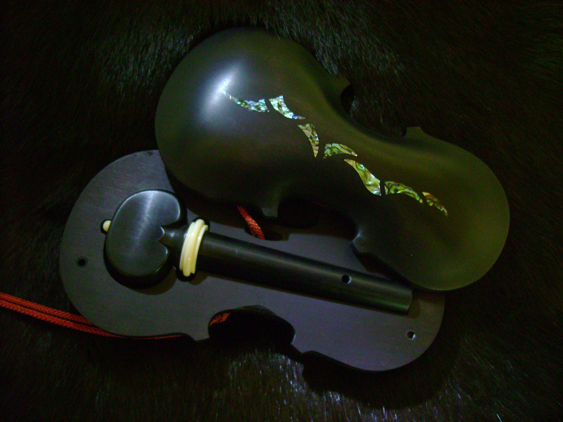 Violin-embryo, Geige, Cellowirbel, Cello tuning peg, smallest violin, Cornel, Schneider, Boxwood, Buchsbaum,&nbsp; jpeg, jpg, scuplture, Schnitzerei,