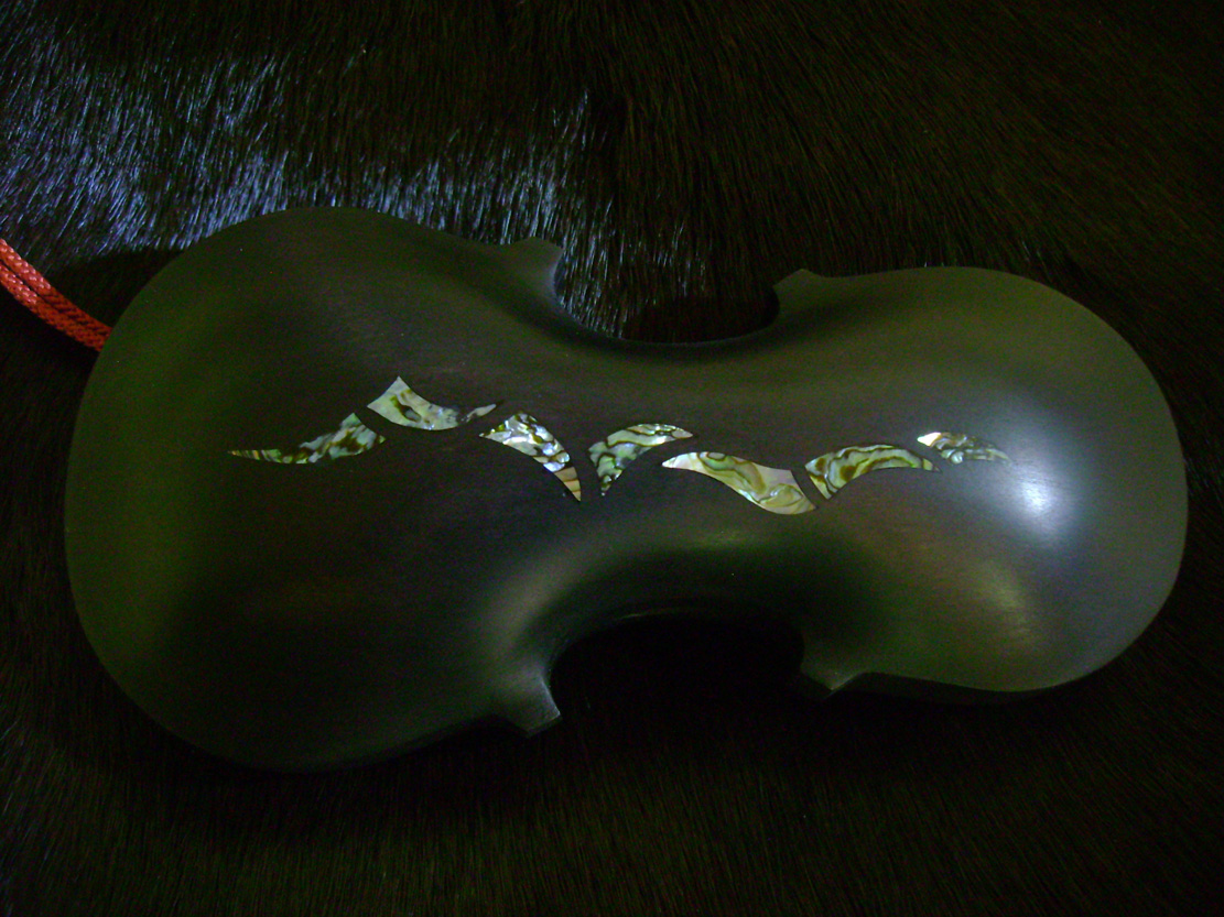 Violin-embryo, Geige, Cellowirbel, Cello tuning peg, smallest violin, Cornel, Schneider, Boxwood, Buchsbaum,&nbsp; jpeg, jpg, scuplture, Schnitzerei,