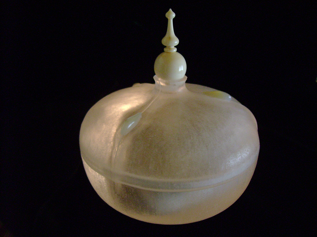 The nude, Akt, Cornel, Schneider, Boxwood, Buchsbaum,&nbsp; acrylglass, ivory jpeg, jpg, scuplture, Schnitzerei, Carving, okimono