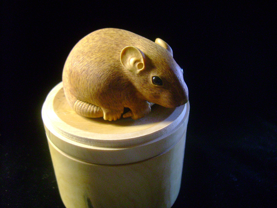HOMMAGE À TOMOKAZU, rat, ratte, box, Cornel, Schneider, Boxwood, Buchsbaum,&nbsp; jpeg, jpg, scuplture, Schnitzerei, Carving, netsuke