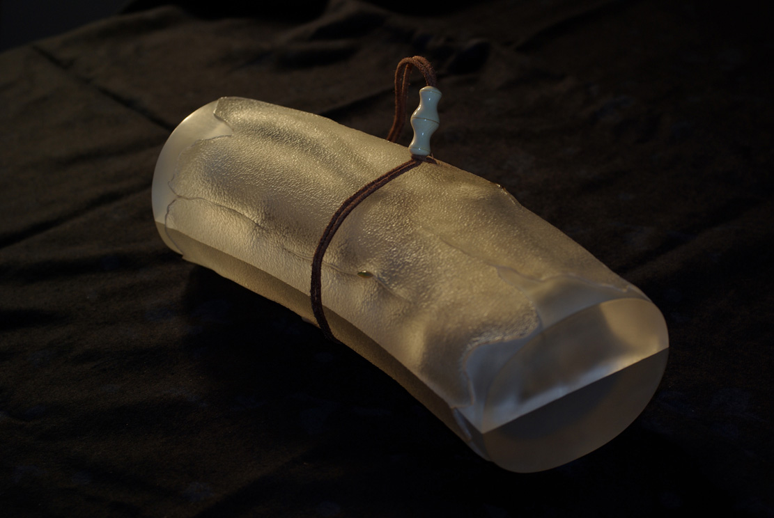 MEETING, Toad, Aspisviper, Kröte, Cornel, Schneider, Boxwood, Buchsbaum, Acrylglass, jpeg, jpg, scuplture, Schnitzerei, Carving,okimono