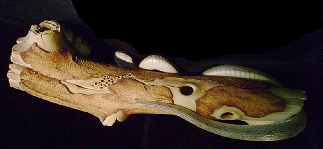 MEETING, Toad, Aspisviper, Kröte, Cornel, Schneider, Boxwood, Buchsbaum, Acrylglass, jpeg, jpg, scuplture, Schnitzerei, Carving, okimono